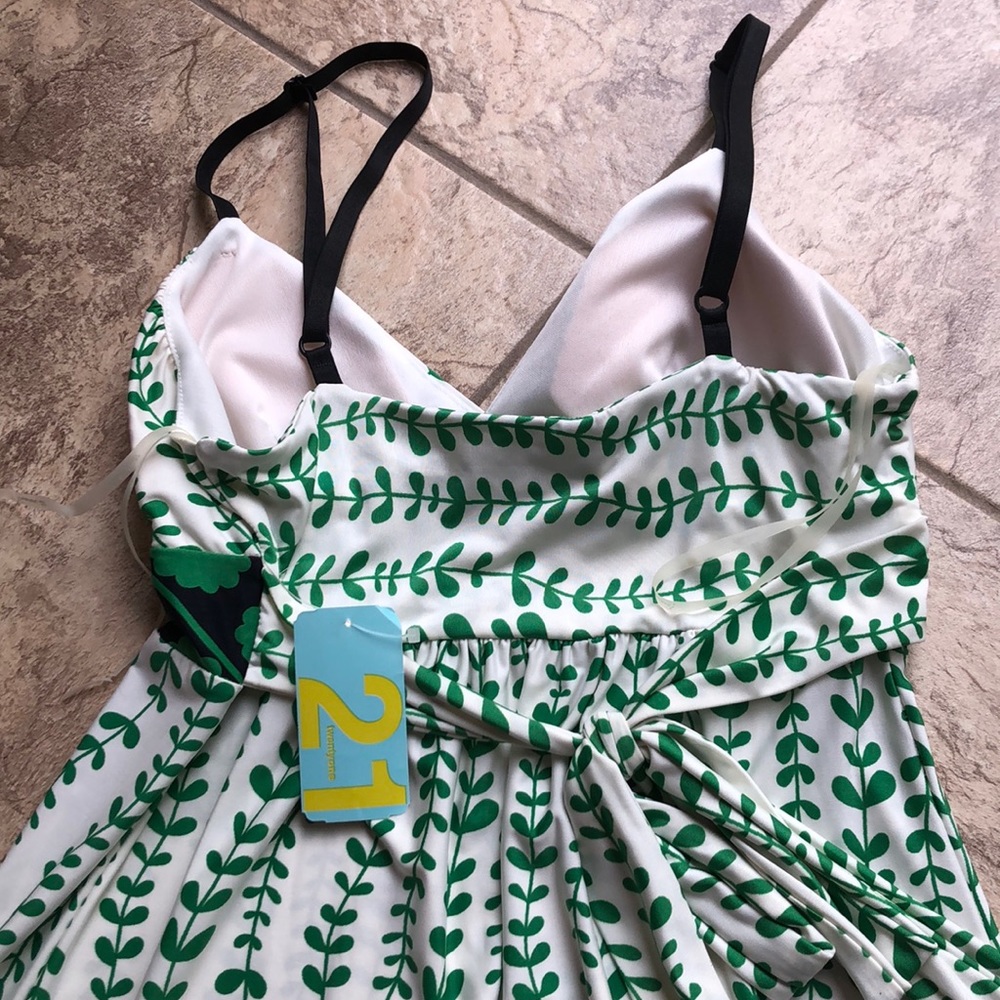 NWT Forever 21 women’s sun dress - Picture 6 of 6